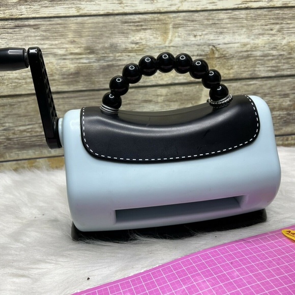 Sizzix Texture Boutique Embossing Machine Baby Blue Purse Style Long Cutting Mat - Picture 5 of 10